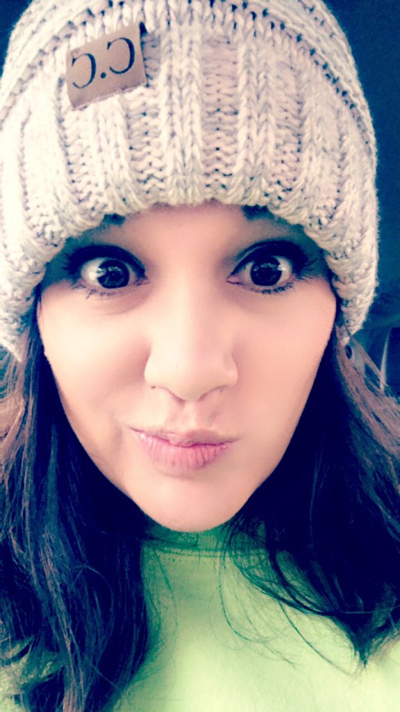 UrRaeOfSunshine's tweet photo. I feel your pain @JasmineSadry #eskimokisses #toocoldfortexas @HawkeyeOnAir https://t.co/tC8wTZIalb
