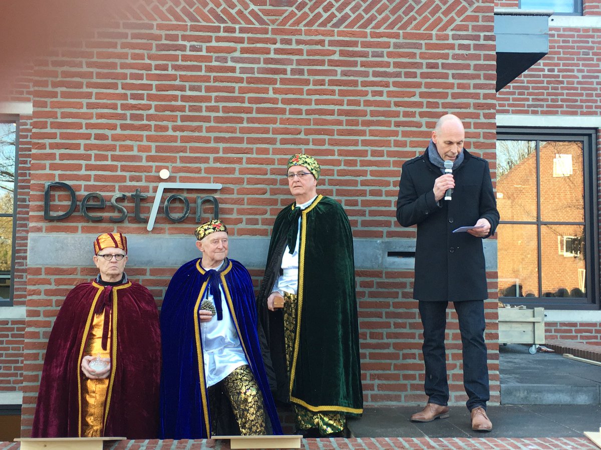 VandermeulenEd's tweet photo. #Destion proficiat met jullie nieuwe pand. De oude soc. dienst is prachtig opgeknapt. De #gemeente Gennep is blij jullie als buur te hebben https://t.co/PB2oM0q0cG