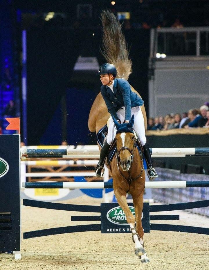 Pilar_Cordon_'s tweet photo. Saltando en @jumpingmechelen con Galine. Photo by Equibook  ☀ 🌿 #Mechelen #JumpingCompetition https://t.co/BY8C0Ou5sx