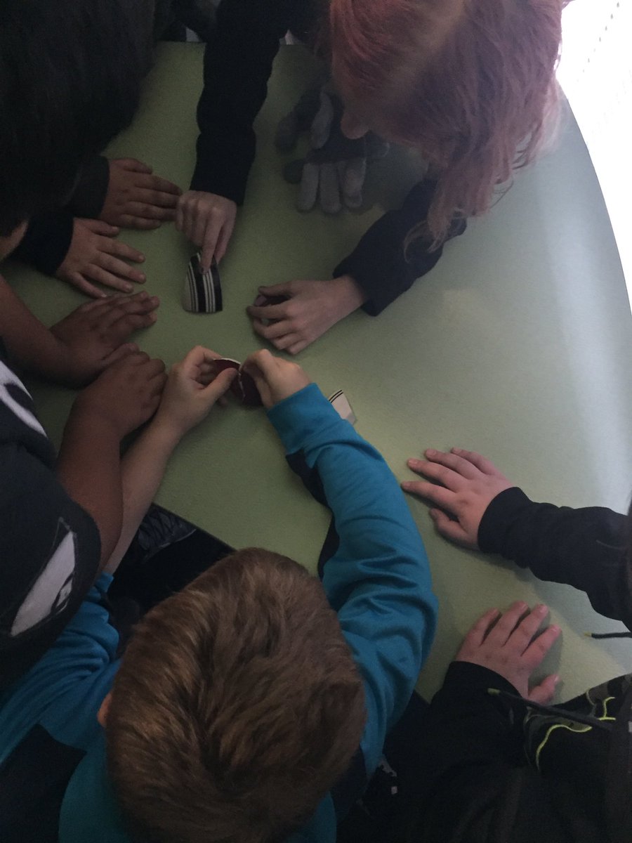 ChelseaTeaching's tweet photo. Our @Camacho_Elem 5th graders pieced together ceramic artifacts as archeologists today. #STEMcareers https://t.co/mbcoi0zNzl