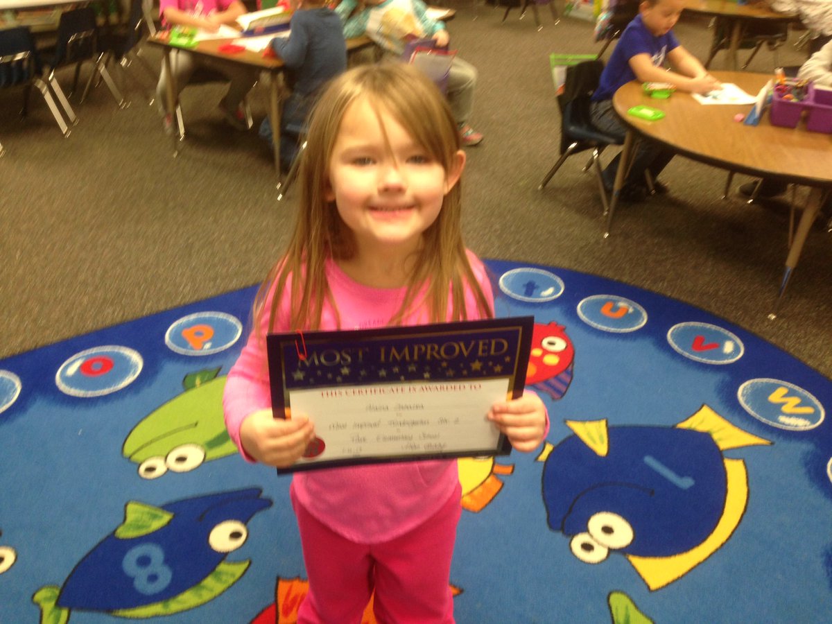 MrsRothKG's tweet photo. Most improved award Alaina! # WeAreMG. #rothk https://t.co/OTrGZMAGJQ