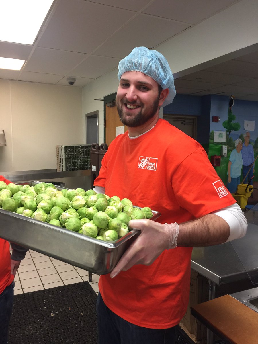 jennybeausoleil's tweet photo. @HomeDepot2771 out serving our community. @beardcort https://t.co/kkHKMKaArK