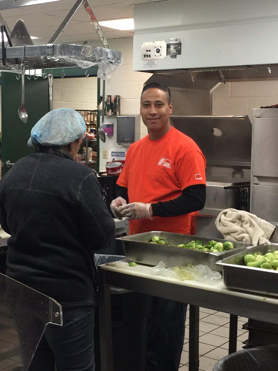 jennybeausoleil's tweet photo. @HomeDepot2771 out serving our community. @beardcort https://t.co/kkHKMKaArK