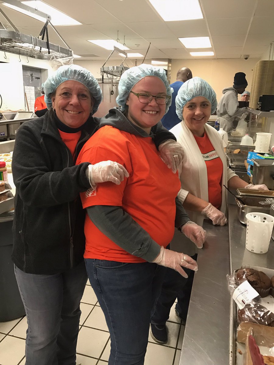 jennybeausoleil's tweet photo. @HomeDepot2771 out serving our community. @beardcort https://t.co/kkHKMKaArK