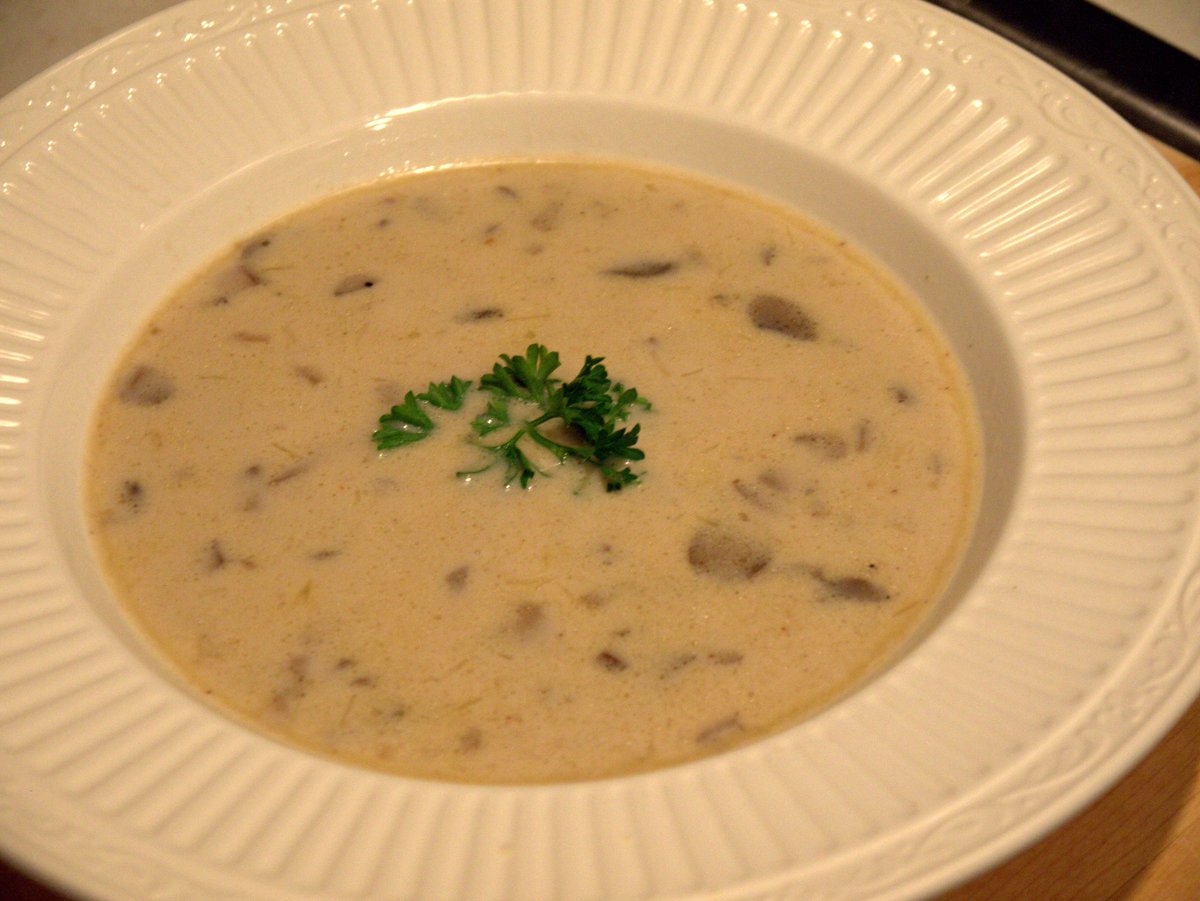DCTKitchen's tweet image. #yumgk #ygk #ygkplus #cityofkingston It's Pizza Day $3.99 a Slice Soup Country Mushroom $3.75