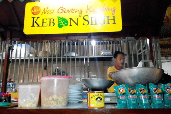 hyundaimobil's tweet photo. Buat kamu yg suka #WisataKuliner di #Jakarta, wajib tahu ini !
Lapar Sehabis Nongkrong : 5 ‘Warung’ Ini Buka 24 Jam https://t.co/uZHu6tZpZG https://t.co/Khf97VW5DB