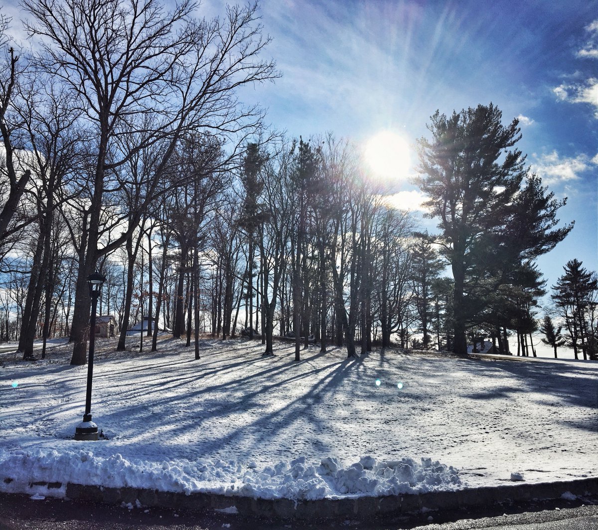 bobw1912's tweet photo. There may not be wifi in nature, but you're still guaranteed to connect #FridayFeeling #fridayreads #winterwonderland #connectwithnature https://t.co/Ihn5CA6doD