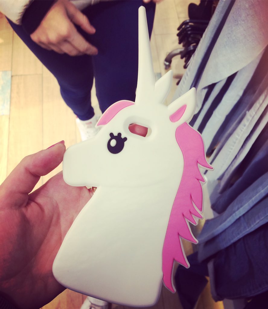 bloodycels's tweet photo. Because I'm a unicorn!🦄 https://t.co/BzCiJrPt0v