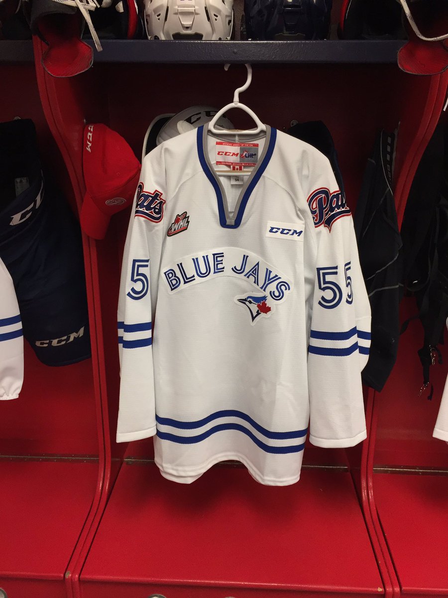 Hey <a href="/russellmartin55/">Russell Martin</a> rockin your number tonight for bluejays night. #favouriteJay <a href="/WHLPats/">Regina Pats</a> <a href="/BlueJays/">Toronto Blue Jays</a>