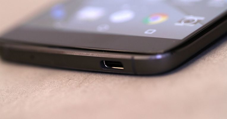 TCL will be launching new Blackberry handsets soon social.techcrunch.com/2016/12/22/bla…