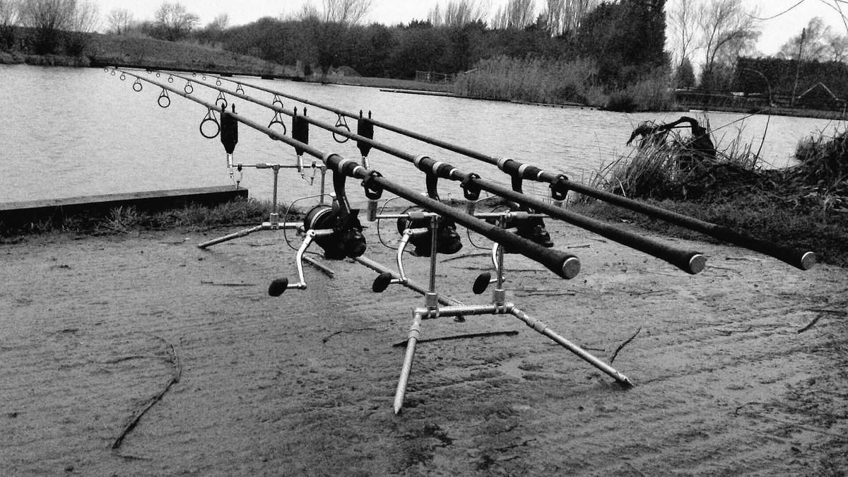 FixedOnCarping's tweet photo. Traps are finally out after operation break ice 😂😂
#happydays #carpfishing https://t.co/4GiXj76ci8