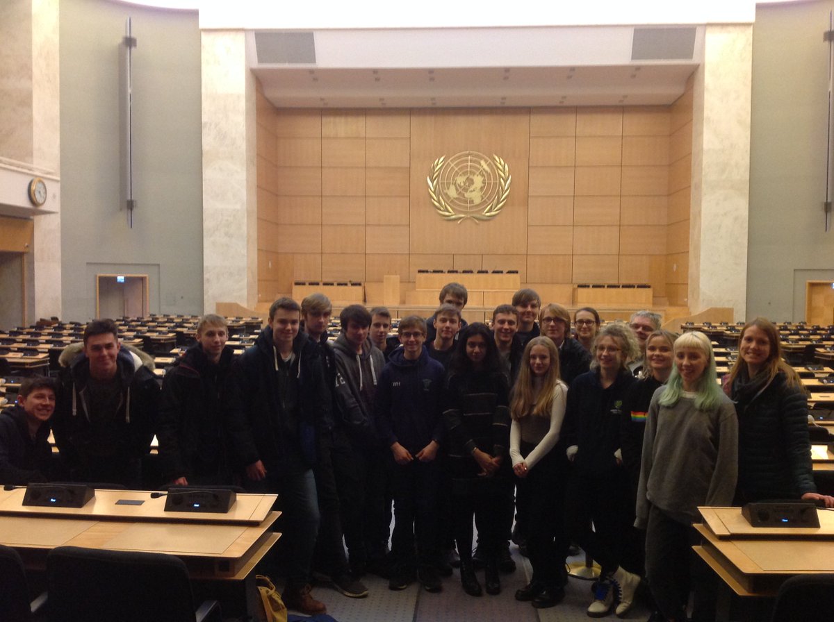 Wellswayvisits's tweet photo. United Nations in Geneva #cern #chilly #educated https://t.co/eHkmb3L0fC