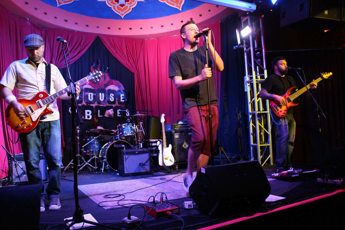 SinglesRocksLV's tweet photo. Tonight is the night! Catch Singles live at Crossroads @HOBLasVegas inside @MandalayBay from 9pm to Midnight. No cover. Rockin' the best 90s https://t.co/9D38uEAOi3