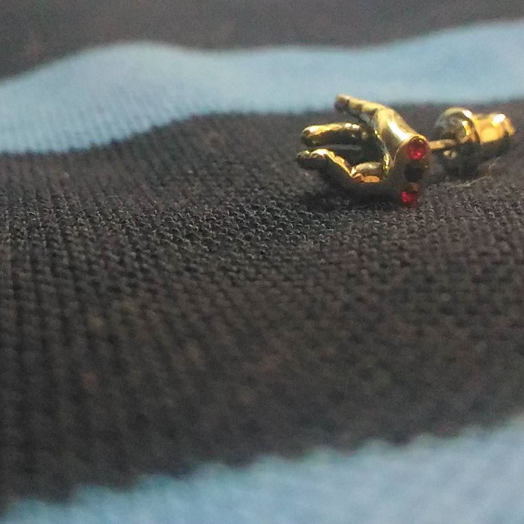 JapanDesignEx's tweet image. The stud has a taste. 😗 #babymetal #babymetaldeath #foxgod #foxsign #studs #megitsune ift.tt/2hYcolT