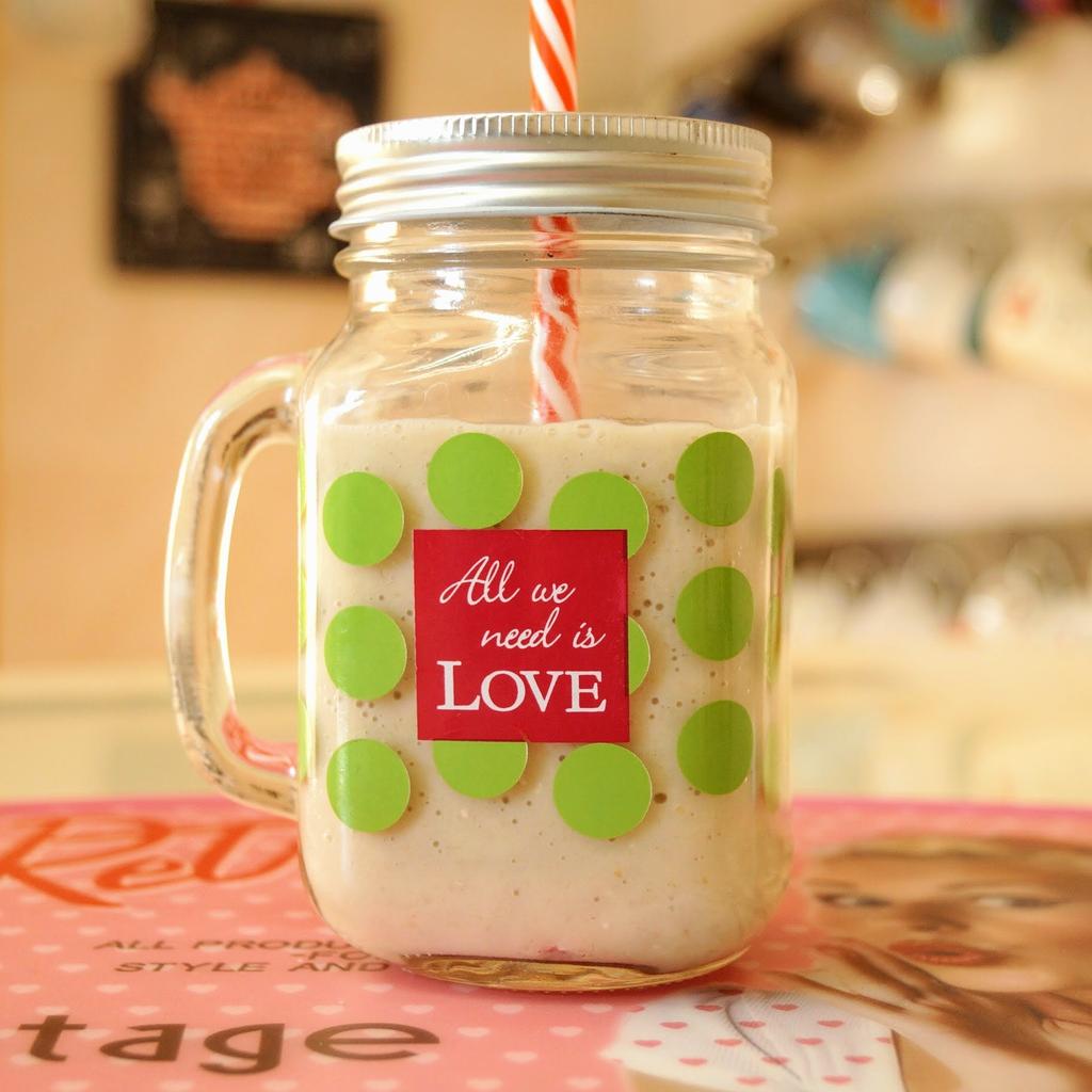 natiptorres's tweet photo. Nueva receta en mi canal de youtube este #batido de #yogurt #fruta y #avena #dietapuntos #propoints #entulinea https://t.co/JSxYrwBYis https://t.co/CUXBX9BDCw