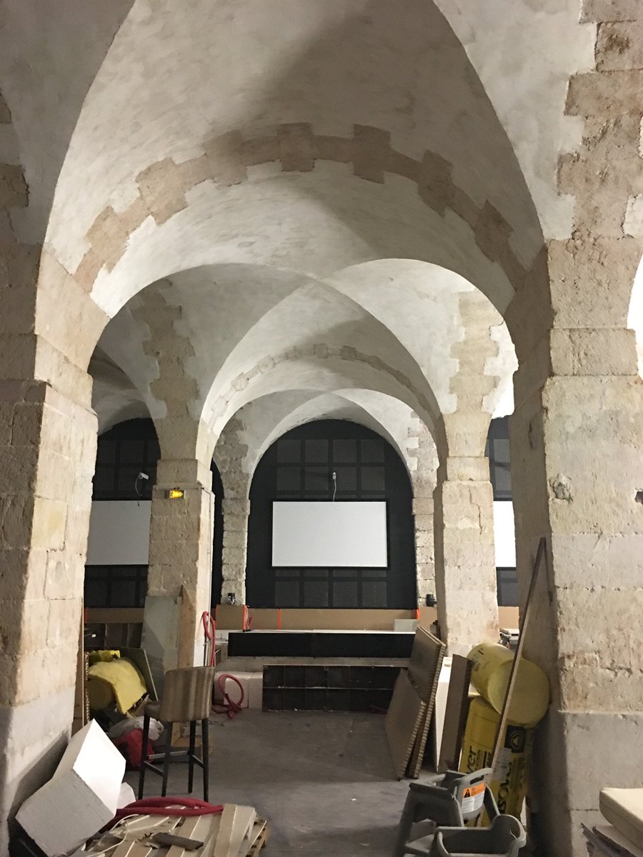 LaBoucheOff's tweet photo. Pendant ce temps à La Bouche... A très vite pour des surprises. #Bisou https://t.co/HW8od7caJv https://t.co/pyPQAXTGB3