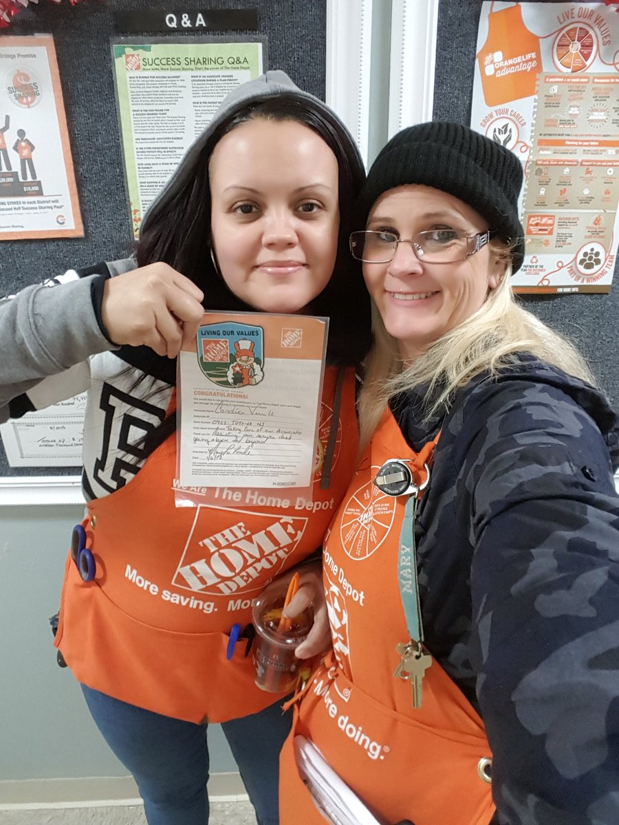 mary07502's tweet photo. Recognizing my peer, Candy DS30 0922 Totowa NJ 
Thank you for taking care of our Customers!😆 https://t.co/PcArZFWQGB