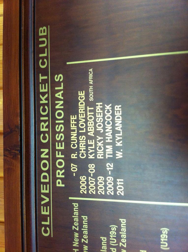Waz981's tweet photo. @DnielDerks I won the league for @ClevedonCricket @Kyle_Abbott87 https://t.co/WdSNfbspnx