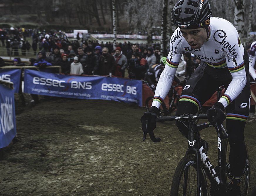 Are you ready for this weekend's cyclocross national championships? World Champ &amp; defending Belgian Champ <a href="/WoutvanAert/">Wout van Aert</a> sure is. #feltfamily