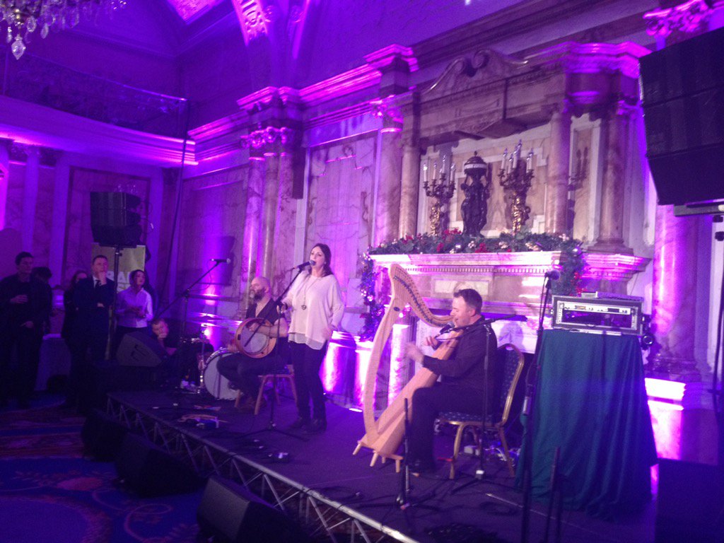 aislingogorman's tweet photo. It's a #Ten14 reunion @moyaclannad @cormacharper @robbiebodhran play my favourite song from the show @TempleBarTrad https://t.co/GhEETT8IjW