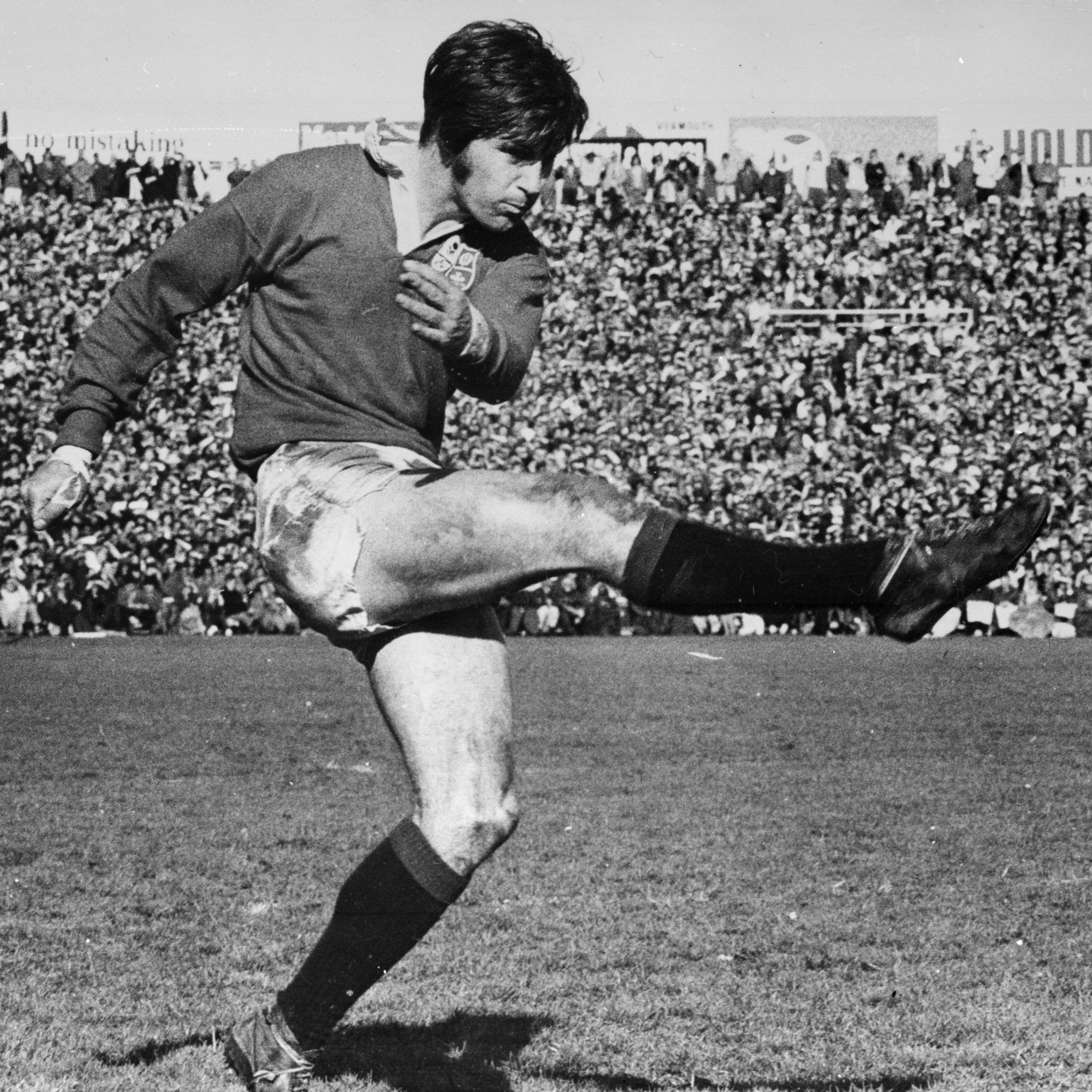Happy birthday to the one and only Barry John! 

The Welsh rugby legend - aka \The King \- turns 72 today. 