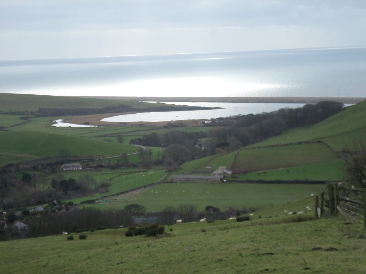 MarkGCarpentry's tweet photo. Fabulous views, #Chesilbeach #abbotsbury #dorset #dogwalks #winterbeauty https://t.co/cbqq7UFNzU
