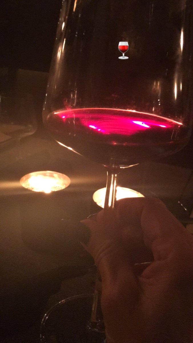 marikae2's tweet photo. 🙏🏻#hållmejmig #petter #minnen #spotify 🍷😍@danieladamsray #underbara 😍 https://t.co/YcylE02qvf