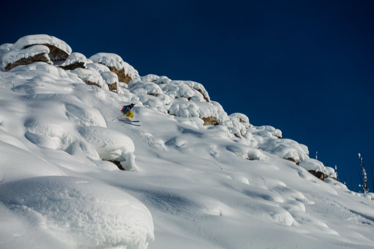 <a href="/SkiingMag/">Skiing Magazine</a> <a href="/arrasz/">Arraszx</a> Ok, here's a little taste! @girlsdoski gettin' rowdy! PC: <a href="/codytownsend/">Cody Townsend</a>. #SalomonTV