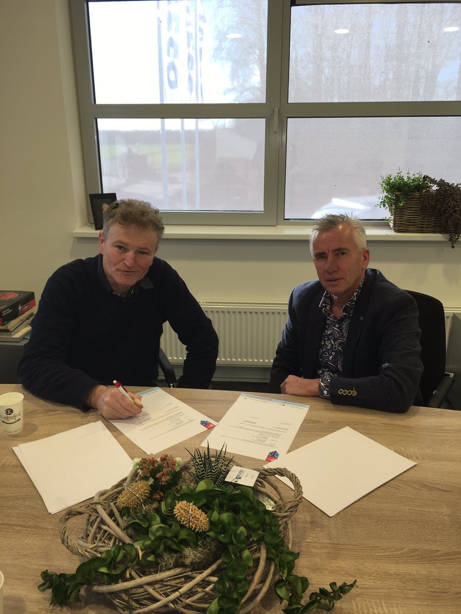 <a href="/KTK_Kampen/">Kamper Trompetter Korps</a>  Vika hattemerbroek maatschapelijk en financiel sponsor KTK, 3 jaar kunnen we rekenen op hun steun . Dank u, top