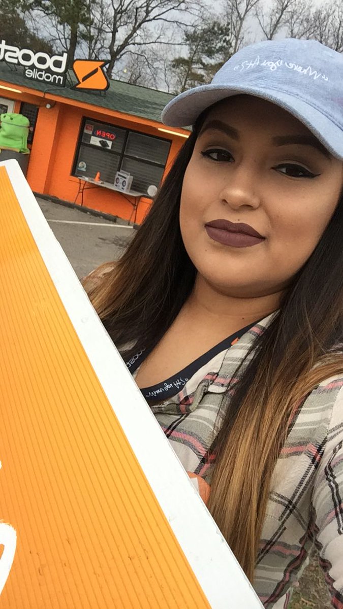 CapitalMobile00's tweet photo. Getting out there to bring the customers in Goose Creek, SC! https://t.co/7RECg1NbPw