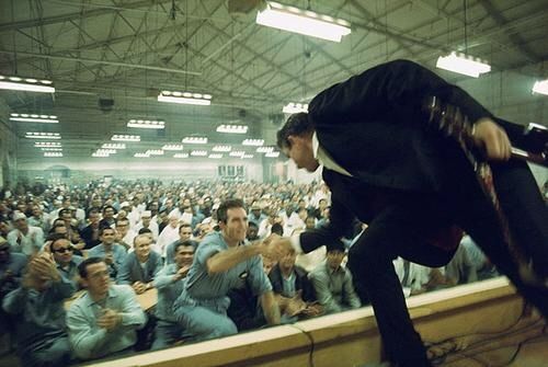 HistoryInPics's tweet photo. Johnny Cash shaking an inmate's hand at Folsom Prison, 1968. https://t.co/oaDMyM21ox