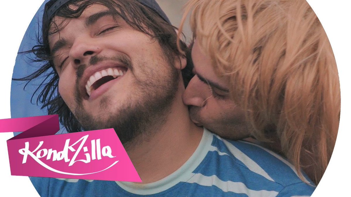 Saiu uma paródia no canal do <a href="/cadeorafinha/">Rafinha Sanchez</a> que merece sua atenção 0/

" PARÓDIA ♫ | DEU ONDA - MC G15 "

goo.gl/8Y4n8D