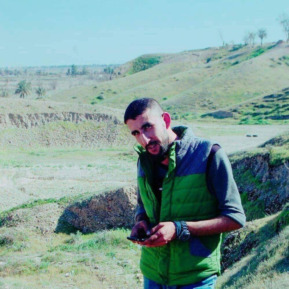 maklaf88's tweet photo. انـه #انـسان
نـص #الـسان
ساكـت بـس اريـد #الـناس
تـفهـم حـكمـت #الـخرسان 
هـو #الـصوت لـو بـي خـير
چـا مـايـعلـه ع #الـنسـوان
لا تكولون زاحف https://t.co/xIPxQikzFL