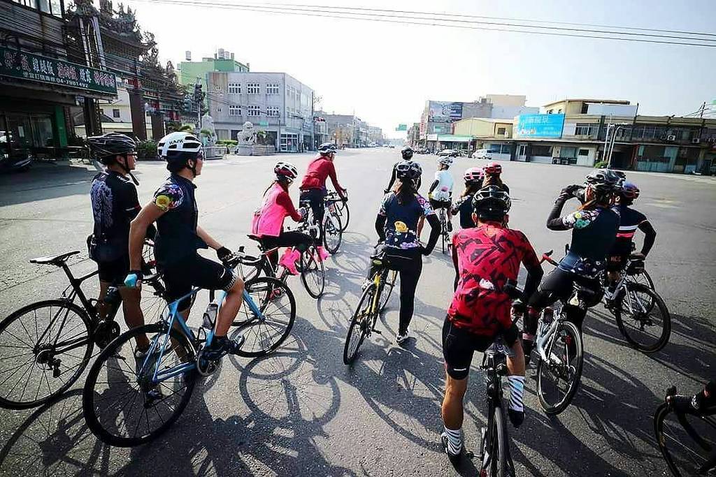 redwhite_cc's tweet image. #wymtm #shutuplegs #cyclist Tag a mate who is always late to a club ride.

Repost @nickidea_28
・・・
不簡單的團隊 photo by …