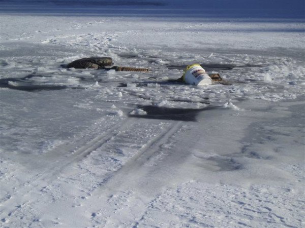 bangordailynews's tweet image. ‘The ice is very treacherous,’ Maine Game Warden warns bangordailynews.com/2017/01/06/new…