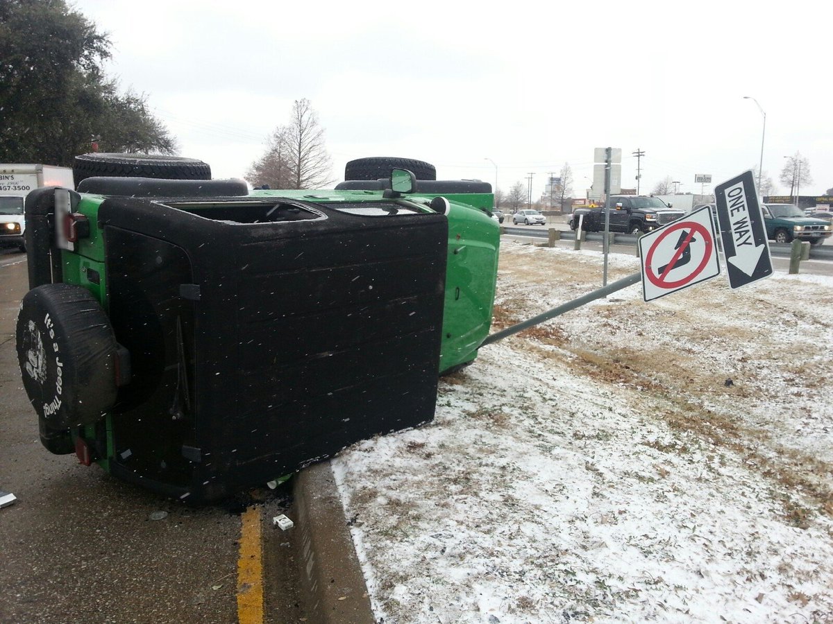 RichardsonTX_PD's tweet photo. Accident in the 700blk Southeast Frontage of Central Expwy. https://t.co/PtHYGNrEnU