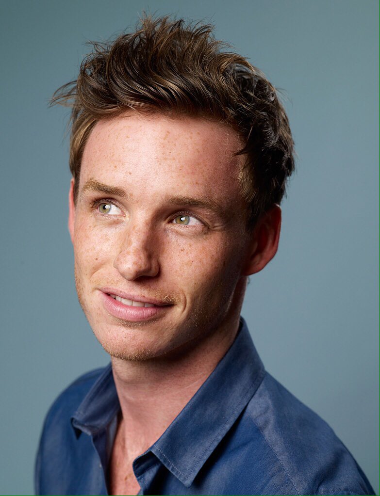 Happy birthday eddie redmayne
-adorable and precious
-amazing and talented actor
-AMAZING SINGER
I LOVE HIS FRECKLES 