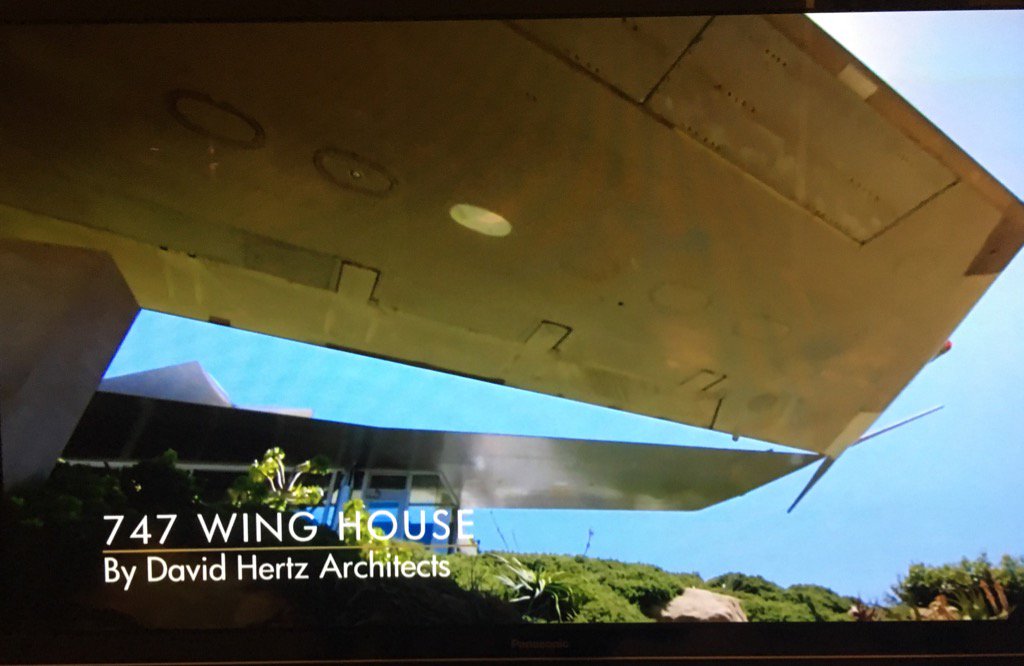 VolleyballBA's tweet photo. @mmsBA does this count? #wingfriday (homes prog on @BBCTwo now! https://t.co/qaAR8NoQon