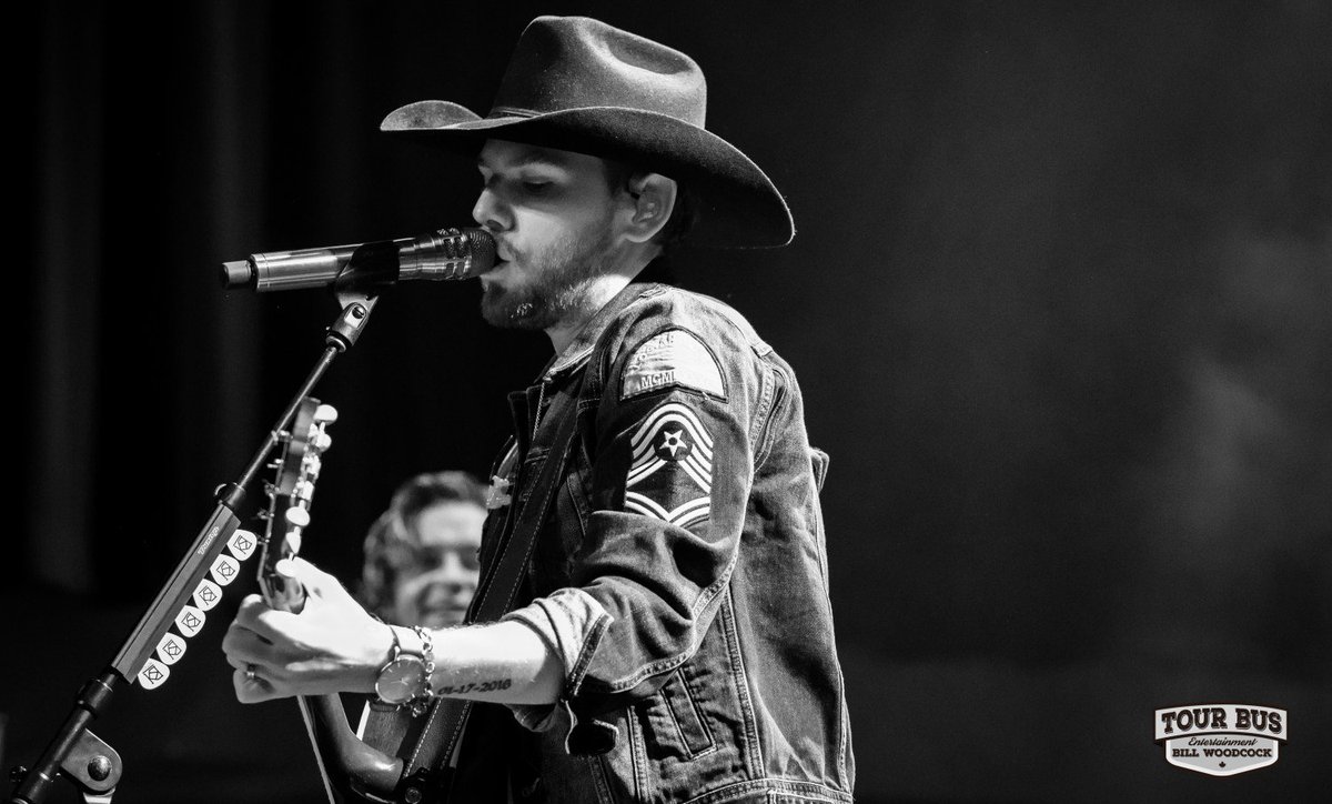 brett kissel at the kee