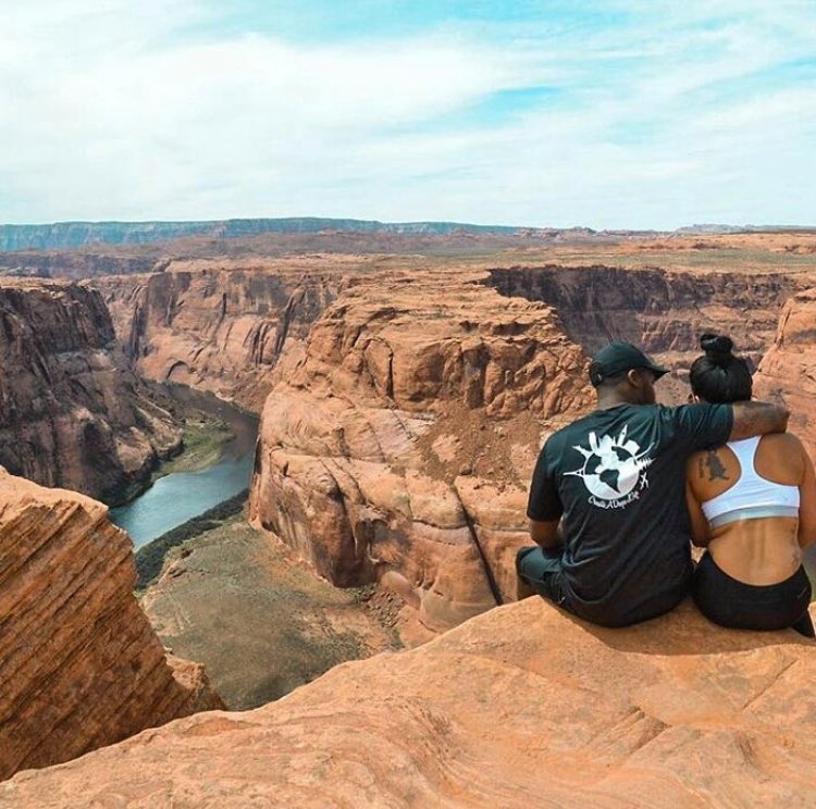 Innclusive's tweet image. Who will be YOUR #TravelBuddy this 2017? 👀🌹

Start planning your baecation reservations at innclusive.com!