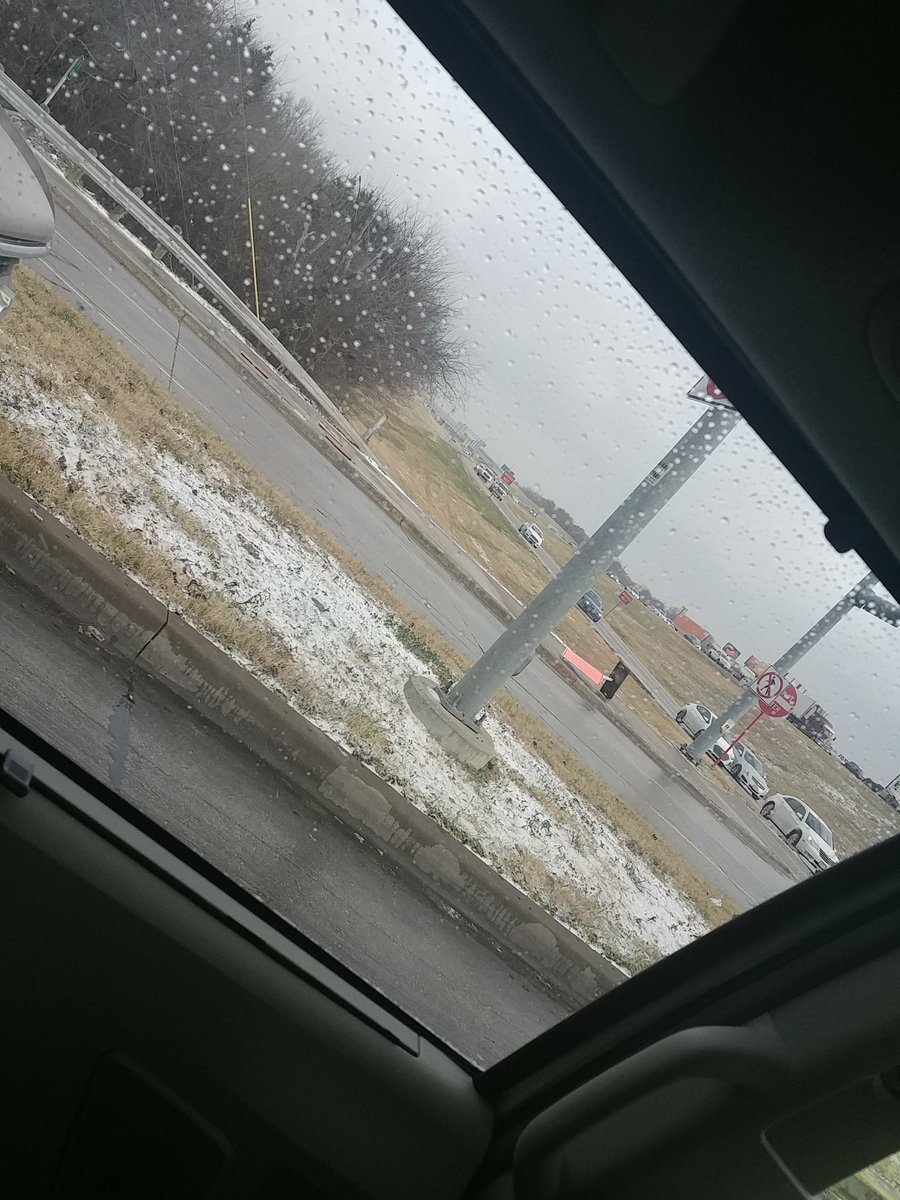 Xylexian's tweet image. Welp. It's official... The world is ending. It's snowing. In TEXAS!