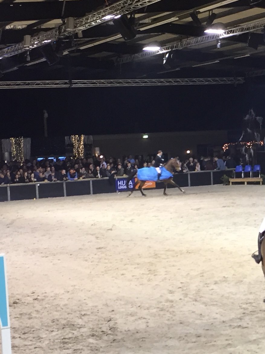 Dries Dekkers wint de Energystock Six Bars door als enige foutloos over 1.90m te springen <a href="/IndoorGroningen/">Indoor Groningen</a> #paardensport #zuidbroek