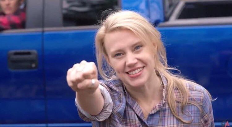 I am so madly in love with Kate McKinnon. Happy 33rd birthday bby 