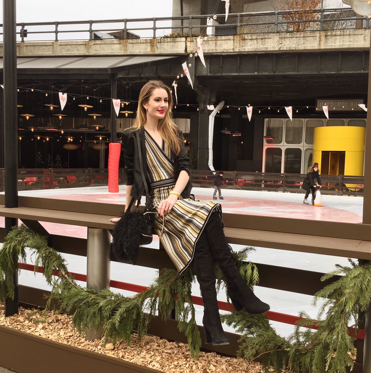 DVFNewYork's tweet photo. Do day-to-night "City chic" this winter, in the #Cadenza wrap dress, #Larra satin jacket and the #Bariboots https://t.co/5UvnozmYeI