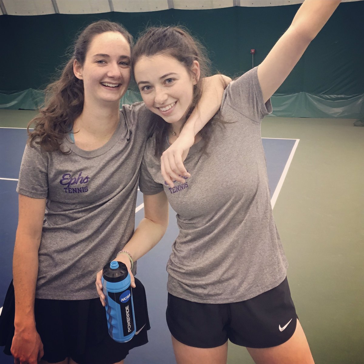 WilliamsWTennis's tweet photo. Twinning 👯♂️ #jcisback #twintowin #ws17 https://t.co/pQmzoaRVl2