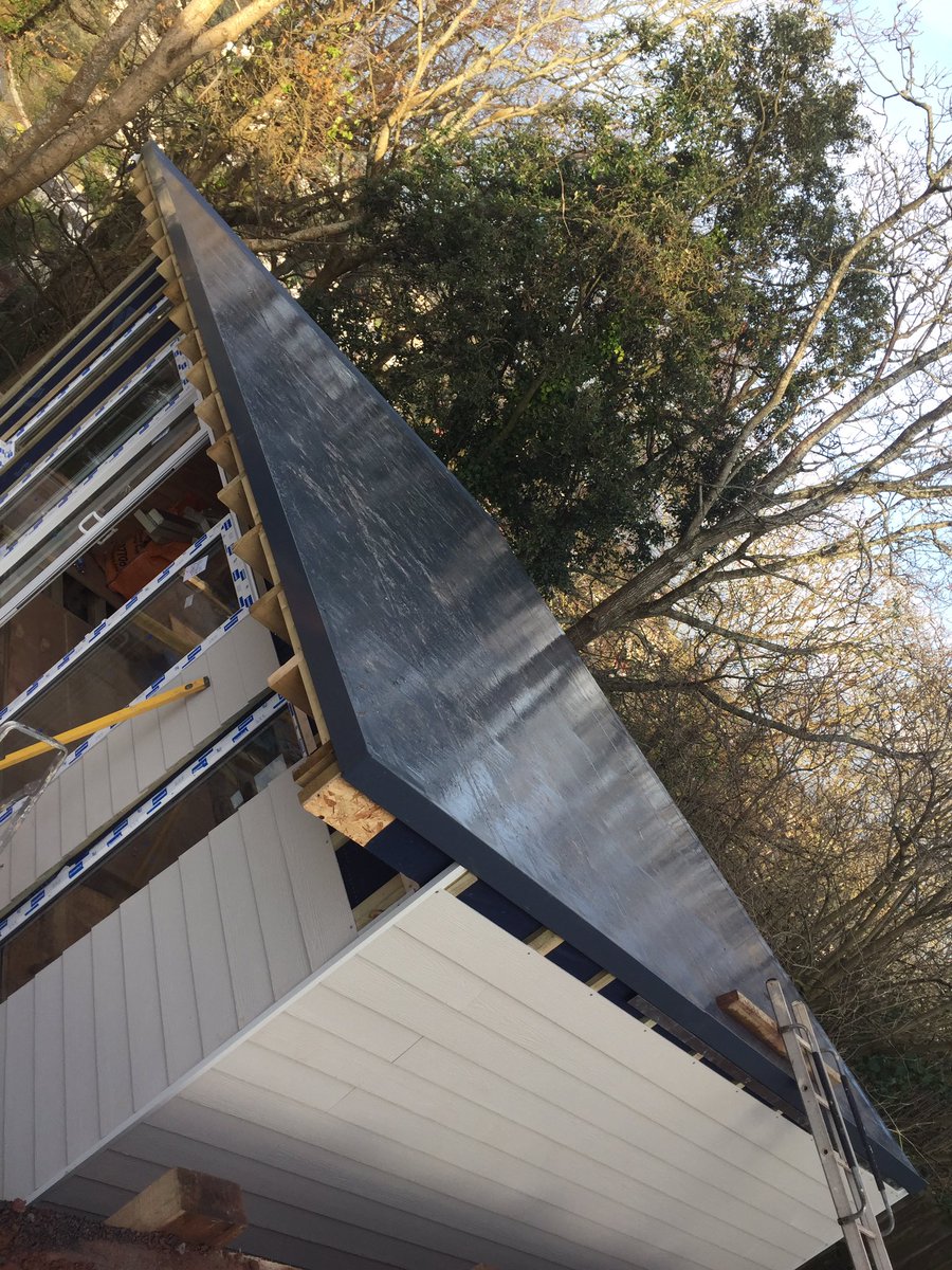 Daniel Russell tweet media