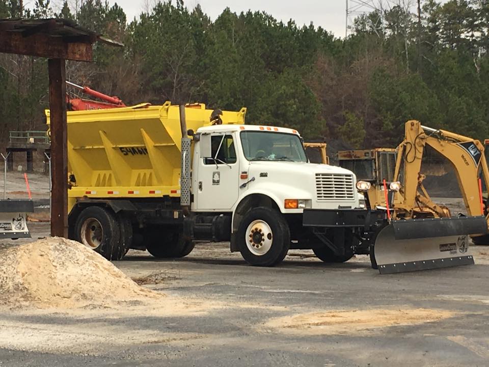 sojournerruth's tweet photo. #FultonCounty crews are #winter #weather ready prepared to cover 660+ miles of roads! Stay off the roads if you can &amp; be safe! #FultonReady https://t.co/4D4kDFm3lI