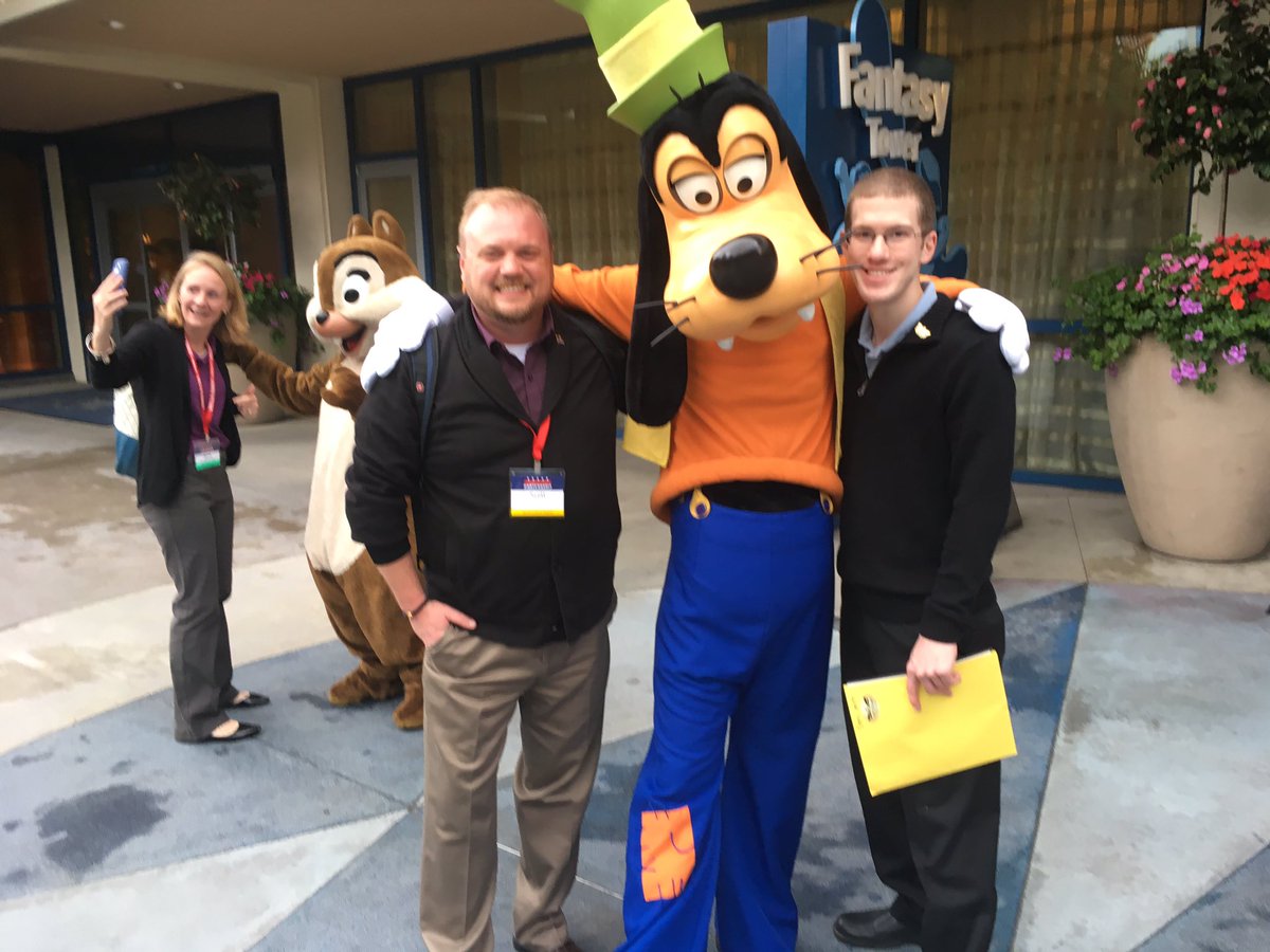 scottyhvincent's tweet image. Goofy came to hang out with us at #natcon2017