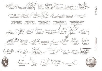 CucutaToche's tweet photo. Firmas de los jugadores integrantes e el Cúcuta campeón en el 2006. #Cúcuta https://t.co/sKi9LU7tQI