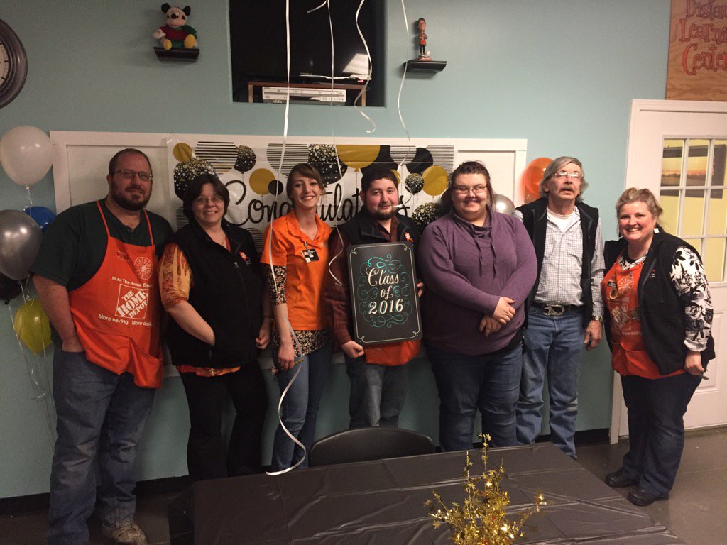1304merry's tweet photo. #1304 AlaskaAwesomeness #AAD Graduates #future leaders of HomeDepot https://t.co/HelYRQFiIX